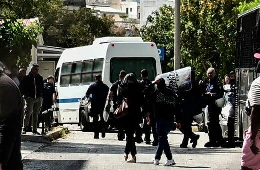 ΕΛ.ΑΣ.: Πώς έδρασαν οι 6 συλληφθέντες για την αιματηρή επίθεση κουκουλοφόρων στη Νομική