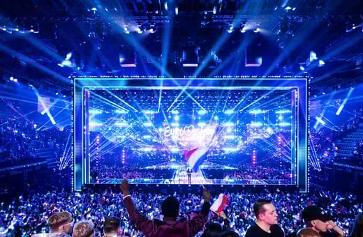 Eurovision 2025: Η ΕΕ κατακεραυνώνει την EBU για την απαγόρευση σημαίας της