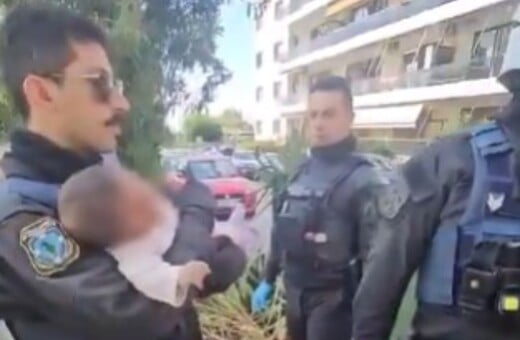 ΒΡΕΦΟΣ ΑΛΙΜΟΣ ΑΣΤΥΝΟΜΙΚΟΣ ΑΓΚΑΛΙΑ