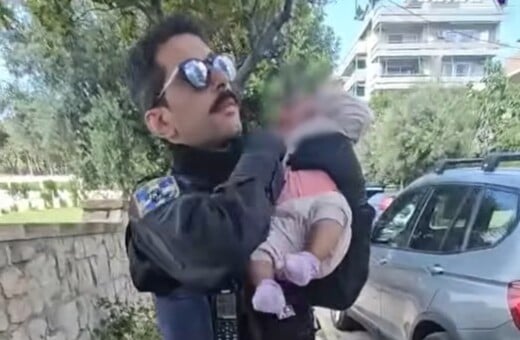 Άλιμος: Το βίντεο της ΕΛΑΣ με το βρέφος που βρέθηκε δίπλα από κάδο απορριμμάτων