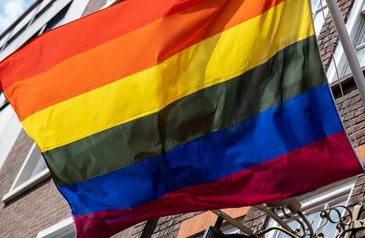 ΛΟΑΤΚΙ+: Ένα εκατ. Ευρωπαίοι ζητούν από την Κομισιόν να απαγορεύσει τις «θεραπείες μεταστροφής»