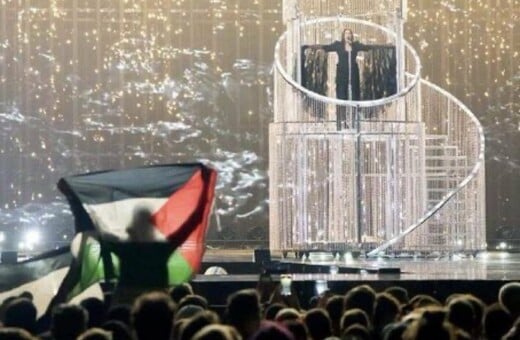 Eurovision 2025: Με σημαίες της Παλαιστίνης στο κοινό το τραγούδι του Ισραήλ