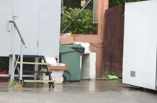 Θεσσαλονίκη: Ελεύθερη αφέθηκε η 30χρονη που απέβαλε έμβρυο και το άφησε νεκρό δίπλα σε κάδο