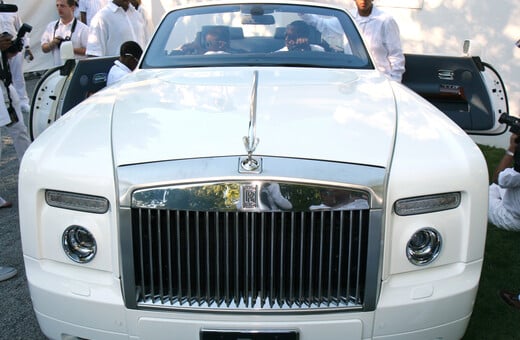 Σον Diddy Κομπς: Αυτοκίνητα, ακίνητα, αεροπλάνο και τα περιουσιακά στοιχεία που «έχει να χάσει» στη δίκη
