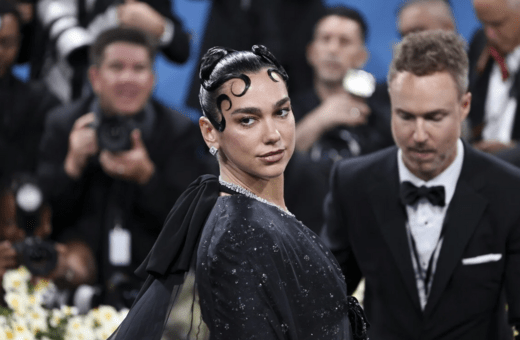 Dua Lipa και Μπένεντικτ Κάμπερμπατς ζητούν από τον Στάρμερ να σταματήσει να πουλά όπλα στο Ισραήλ