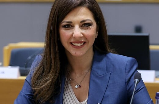 Πανελλήνιες 2025: Το μήνυμα της Σοφίας Ζαχαράκη στους μαθητές - «Κλείστε τα μάτια και ονειρευτείτε»