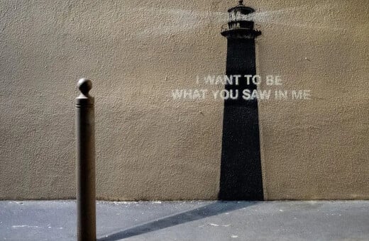 Ο Banksy παρουσίασε ένα νέο, μυστηριώδες έργο