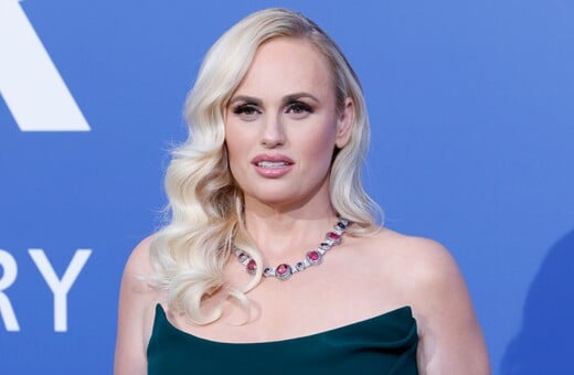 Ρέμπελ Γουίλσον: «Πάντα ήθελα να γίνω σαν την Τζούντι Ντεντς, αλλά θέλουν γελάνε μαζί μου»