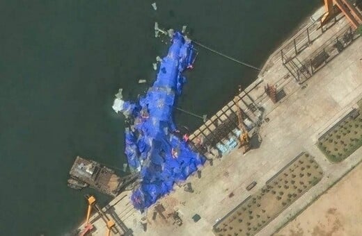 Βόρεια Κορέα: Μυστήριο με μπαλόνια δίπλα σε διασωθέν πολεμικό πλοίο του Κιμ Γιονγκ Ουν