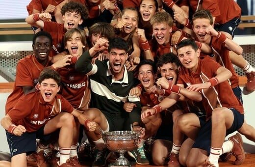 Roland Garros: Ο Κάρλος Αλκαράθ γιόρτασε τη νίκη του με τα ball boys