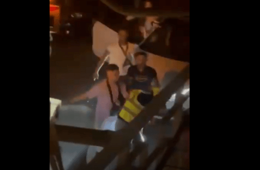Κυψέλη: Η στιγμή της βίαιης επίθεσης σε εργαζόμενο Καθαριότητας 