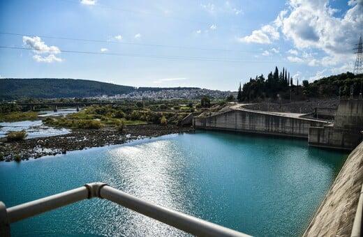 Άρτα: Σε κρίσιμη κατάσταση τα δύο παιδιά που ανασύρθηκαν από τον Άραχθο