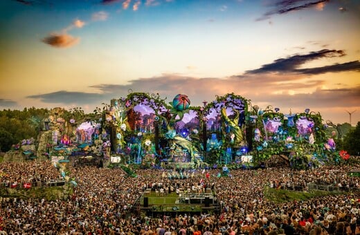 TOMORROWLAND 2025: ΖΗΣΕ ΤΗΝ ΕΜΠΕΙΡΙΑ ΜΕ ΤΟΝ ΚΟΛΛΗΤΟ ΣΟΥ!