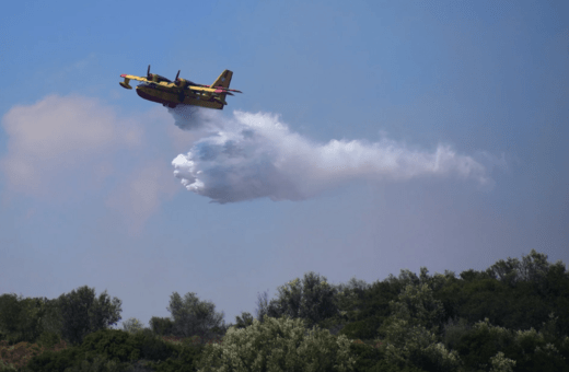 Φωτιά τώρα στη Νέα Μάκρη