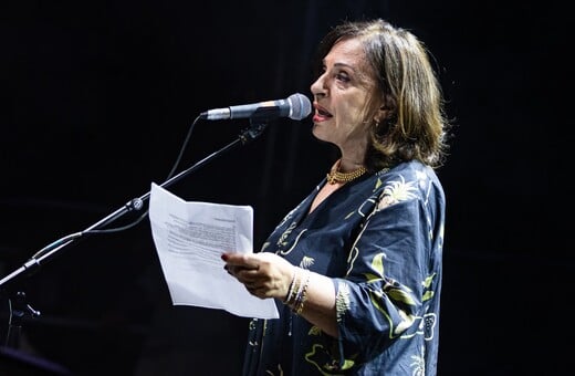 Η Χάρις Αλεξίου στη συναυλία για τη Γάζα: «Θα σας διαβάσω ποίημα, αφού δεν τραγουδώ»