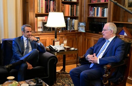 Μητσοτάκης σε Τασούλα: Πλοία του Πολεμικού Ναυτικού έξω από τη Λιβύη - «Δεν θα κάνουν κουμάντο οι διακινητές»