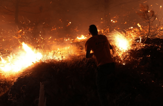 Ολονύκτια μάχη με τη φωτιά στη Χίο: Νέο 112 για εκκένωση περιοχών - Μάχη σε πέντε πύρινα μέτωπα