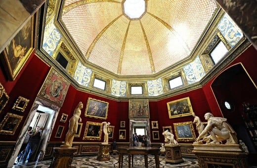 Uffizi Gallery: Επισκέπτης που έβγαζε σέλφι προκάλεσε ζημιά σε πίνακα του 18ου αιώνα