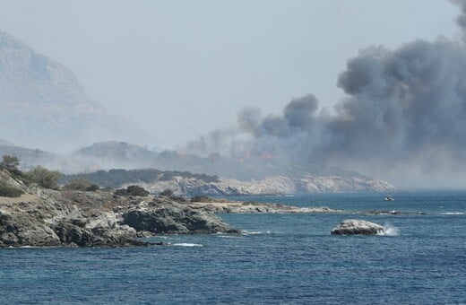 Παλαιά Φώκαια: Η φωτιά προκλήθηκε από καλώδιο του ΔΕΔΔΗΕ