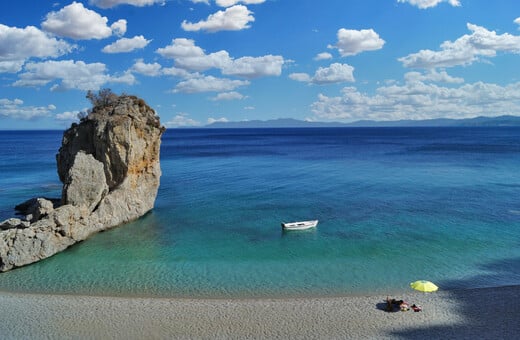 «Μπορεί να μην είναι ρόδινα τα πράγματα στην επαρχία, αλλά και πού είναι;»