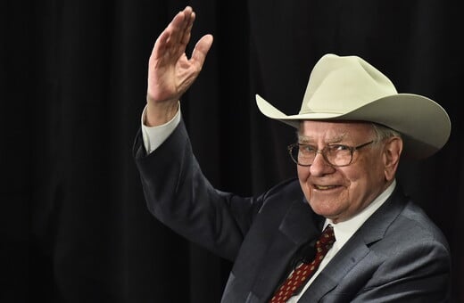 Ο Γουόρεν Μπάφετ δώρισε μετοχές Berkshire αξίας $6 δισ. και σπάει το ρεκόρ ετήσιας φιλανθρωπίας