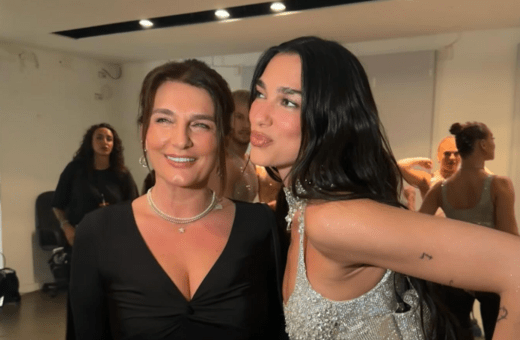 Dua Lipa: Η φωτογραφία μαζί με τη μητέρα της και οι ευχές για τα γενέθλιά της