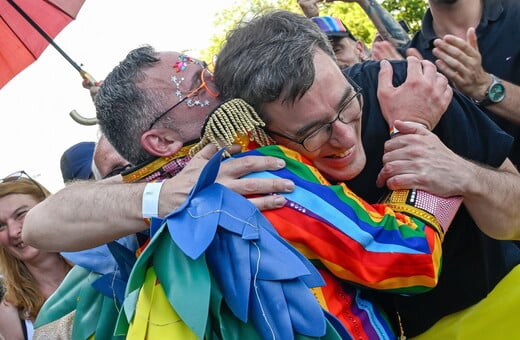 Budapest Pride: 200.000 άνθρωποι αψήφησαν την απαγόρευση Όρμπαν και παρέλασαν στους δρόμους