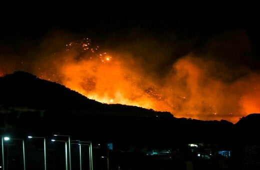 Φωτιά στο Λασίθι: Μαίνονται 3 πύρινα μέτωπα - Ανυπολόγιστες καταστροφές