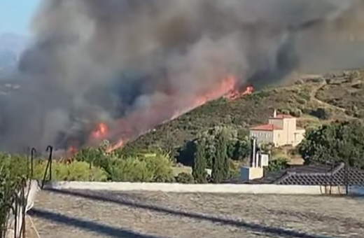 Φωτιά στην Εύβοια: Επιχειρούν 18 εναέρια μέσα 