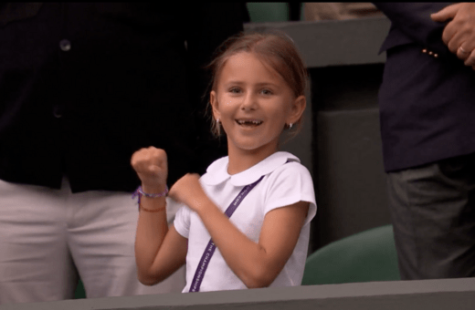 Ο Τζόκοβιτς έφτασε τις 100 νίκες στο Wimbledon – αλλά την παράσταση έκλεψε η 7χρονη κόρη του