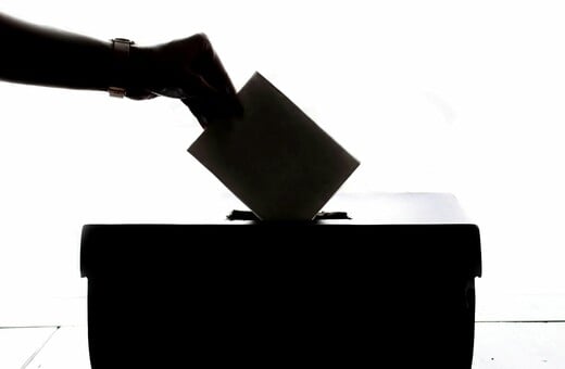 Δημοσκόπηση Opinion Poll: Τι πιστεύουν οι πολίτες για την υπόθεση ΟΠΕΚΕΠΕ - Η μάχη της δεύτερης θέσης