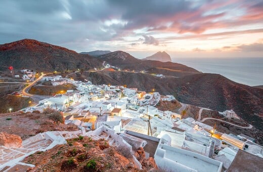 Φύση, άνεμος, πισίνα 