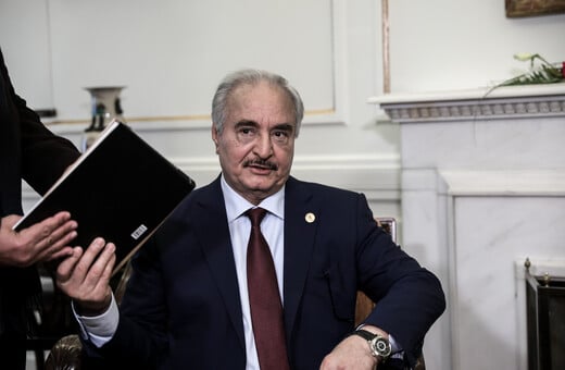 Τι σημαίνει το διπλωματικό επεισόδιο στη Λιβύη – Γιατί ο Χαφτάρ απέλασε την ευρωπαϊκή αποστολή από τη Βεγγάζη