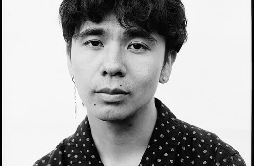 Ocean Vuong: «Πίσω από τη βιτρίνα της χιπστεριάς κρύβεται ο φόβος»