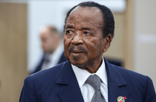 Ο 92χρονος πρόεδρος του Καμερούν υποψήφιος και για 8η θητεία - Μένει για μεγάλο διάστημα στην Ελβετία για λόγους υγείας