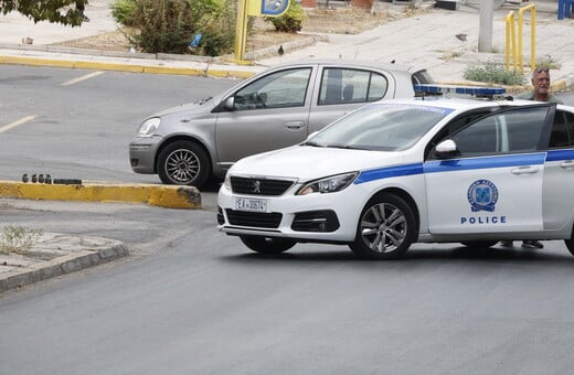 Άλιμος – Ελληνικό: Επτά συλλήψεις παρκαδόρων για παράνομη στάθμευση σε νυχτερινά κέντρα