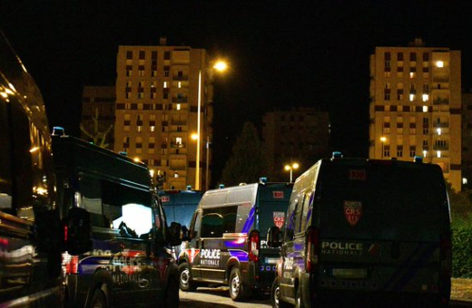 Λιμόζ: Βίαιες συγκρούσεις στη Γαλλία με εννέα τραυματίες αστυνομικούς – Επίθεση νεαρών σε αυτοκίνητα εν κινήσει