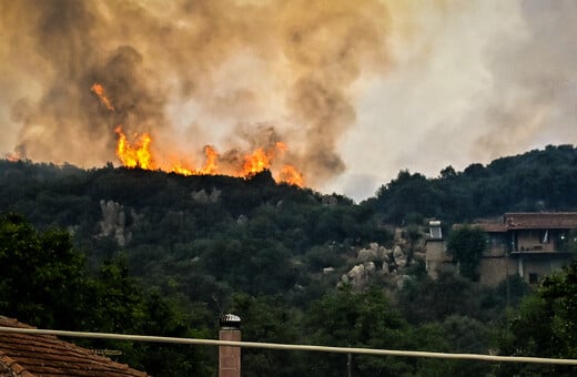 Φενεός Κορινθίας: Αναζοπυρώθηκε η φωτιά - Ήχησε ξανά το 112
