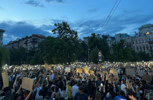 Ουκρανία: Μεγάλη διαμαρτυρία κατά του Ζελένσκι, η πρώτη μετά τη ρωσική εισβολή - «Ο πατέρας μου δεν πέθανε γι’ αυτό»