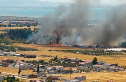 Φωτιά στην Αλεξανδρούπολη - Μήνυμα του 112 για απομάκρυνση των κατοίκων