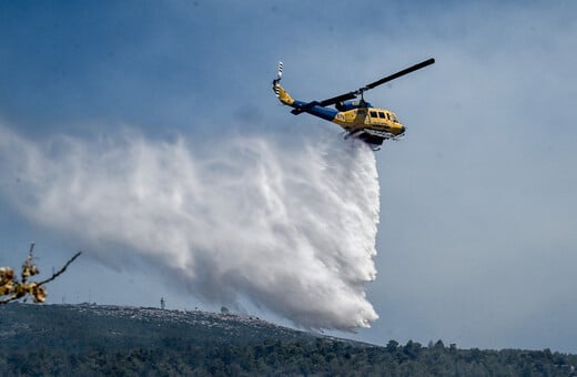 Φωτιά στου Ζωγράφου: Ξεκίνησε από δύο σημεία και οριοθετήθηκε σε 20 λεπτά