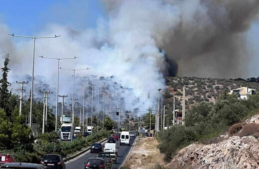 Φωτιά τώρα στη λεωφόρο Βάρης – Κορωπίου