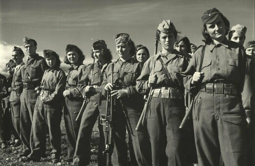 «Ηλέκτρα»: Για τη γυναίκα που δεν κατέβηκε στον λαό – του ανήκε