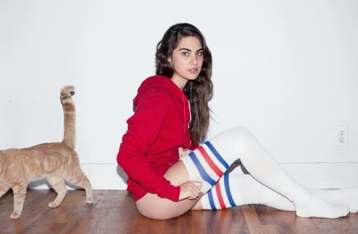 American Apparel: Τα βρόμικα μυστικά της πιο ανατρεπτικής εταιρείας των ’00s