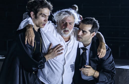 H ανάληψη του Οιδίποδα αναβάλλεται επ’ αόριστον