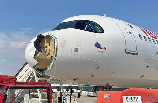 Σύγκρουση με πουλί κατέστρεψε το μπροστινό μέρος αεροσκάφους της Iberia - Αναγκαστική προσγείωση