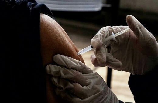 Ηνωμένο Βασίλειο: Ξεκίνησε η πρώτη στον κόσμο εκστρατεία εμβολιασμού κατά της γονόρροιας