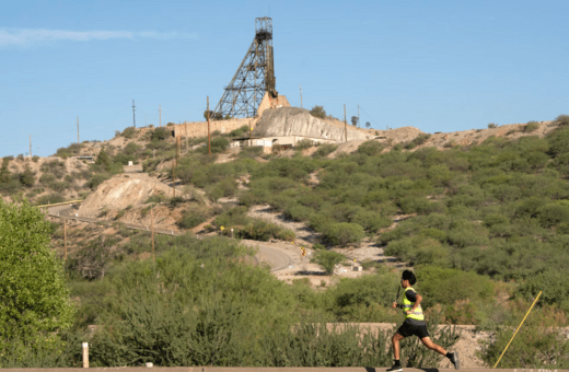 Σε κίνδυνο το Ιερό Όρος των Απάτσι – Χαλκορυχείο απειλεί ιστορικό τόπο λατρείας
