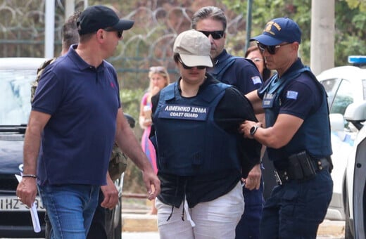 Παλαιό Φάληρο: Στον ανακριτή η μητέρα της 4χρονης - Επιμένει πως άφησε νεκρό το παιδί στην παραλία 