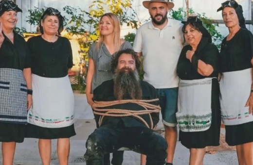 Οι γιαγιάδες της Κρήτης πάνε στο διάστημα: Dolmadakia in Space